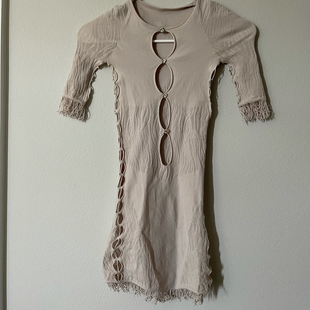 Poser girl dress in bone
